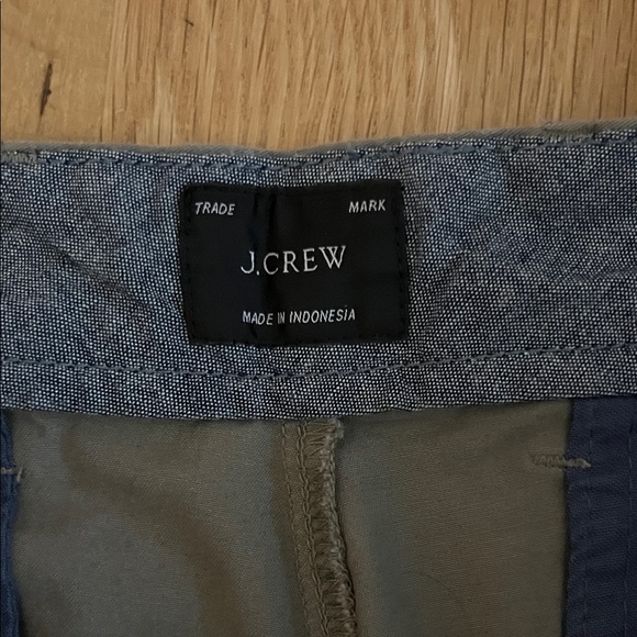 J. Crew Men's Khaki Flat Front Shorts - Picture 2 of 4
